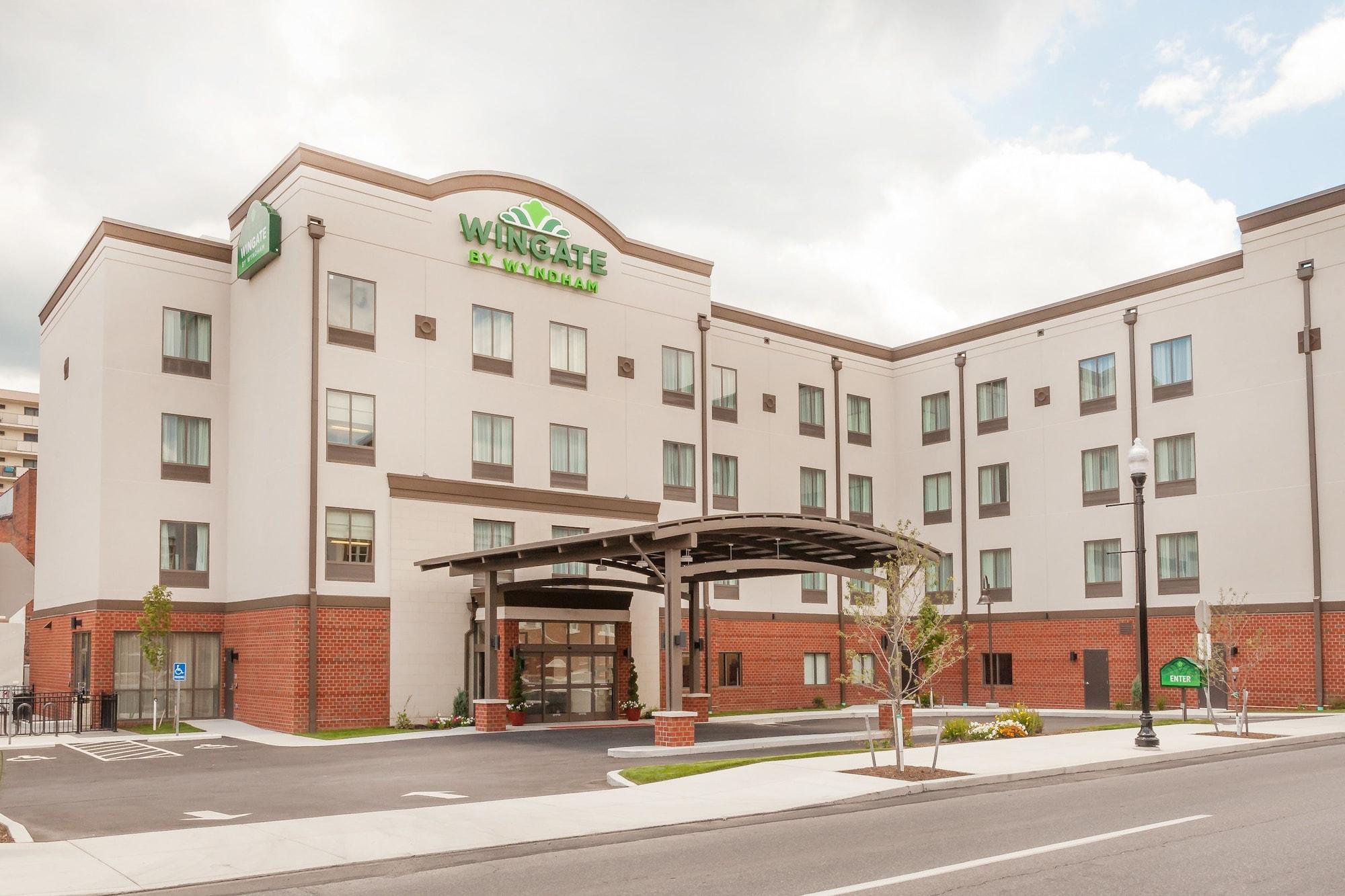 Отель Wingate By Wyndham Altoona Downtown/Medical Center Экстерьер фото