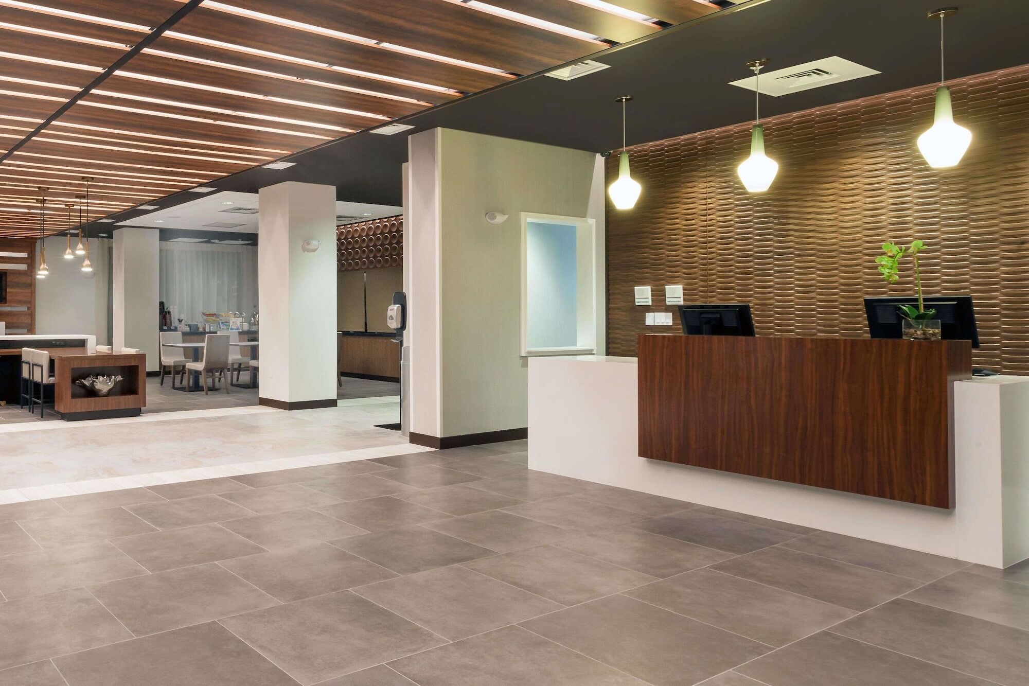 Отель Wingate By Wyndham Altoona Downtown/Medical Center Экстерьер фото